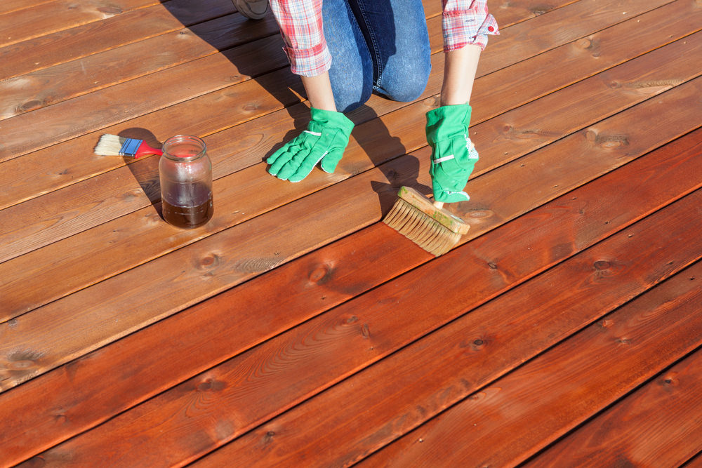 Staining deck